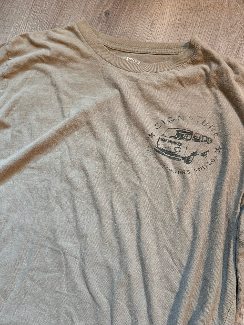 Levi’s Van Graphic Tee